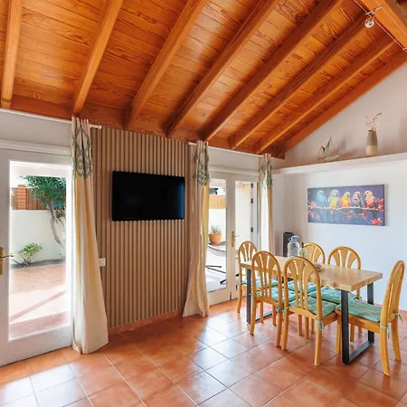 Private With Heated Pool & Terrace View Вилла *