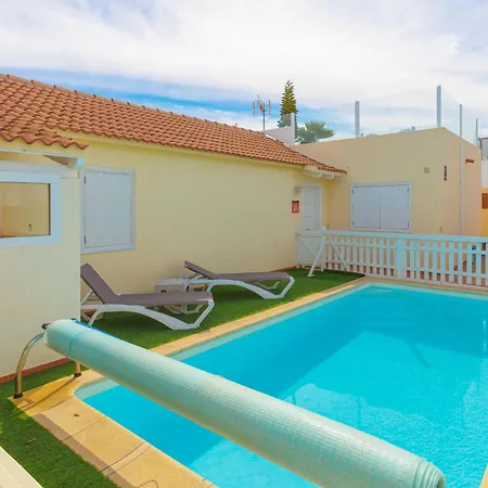 Private With Heated Pool & Terrace View Вилла