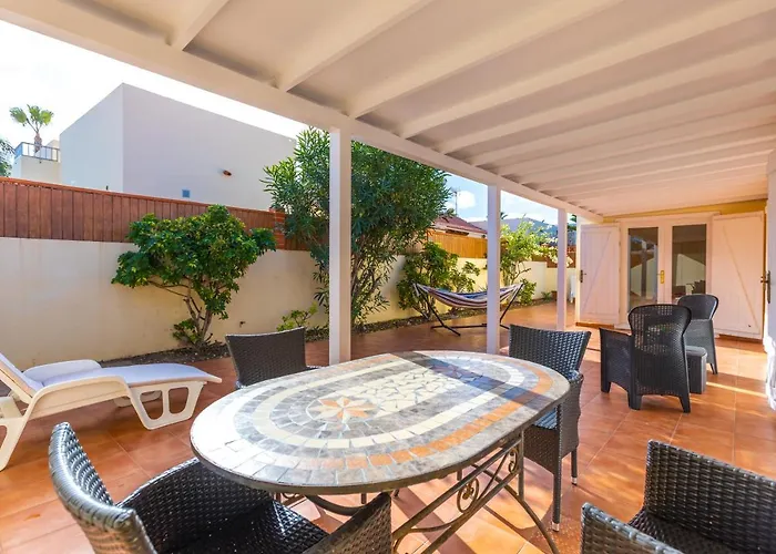 Private With Heated Pool & Terrace View Corralejo